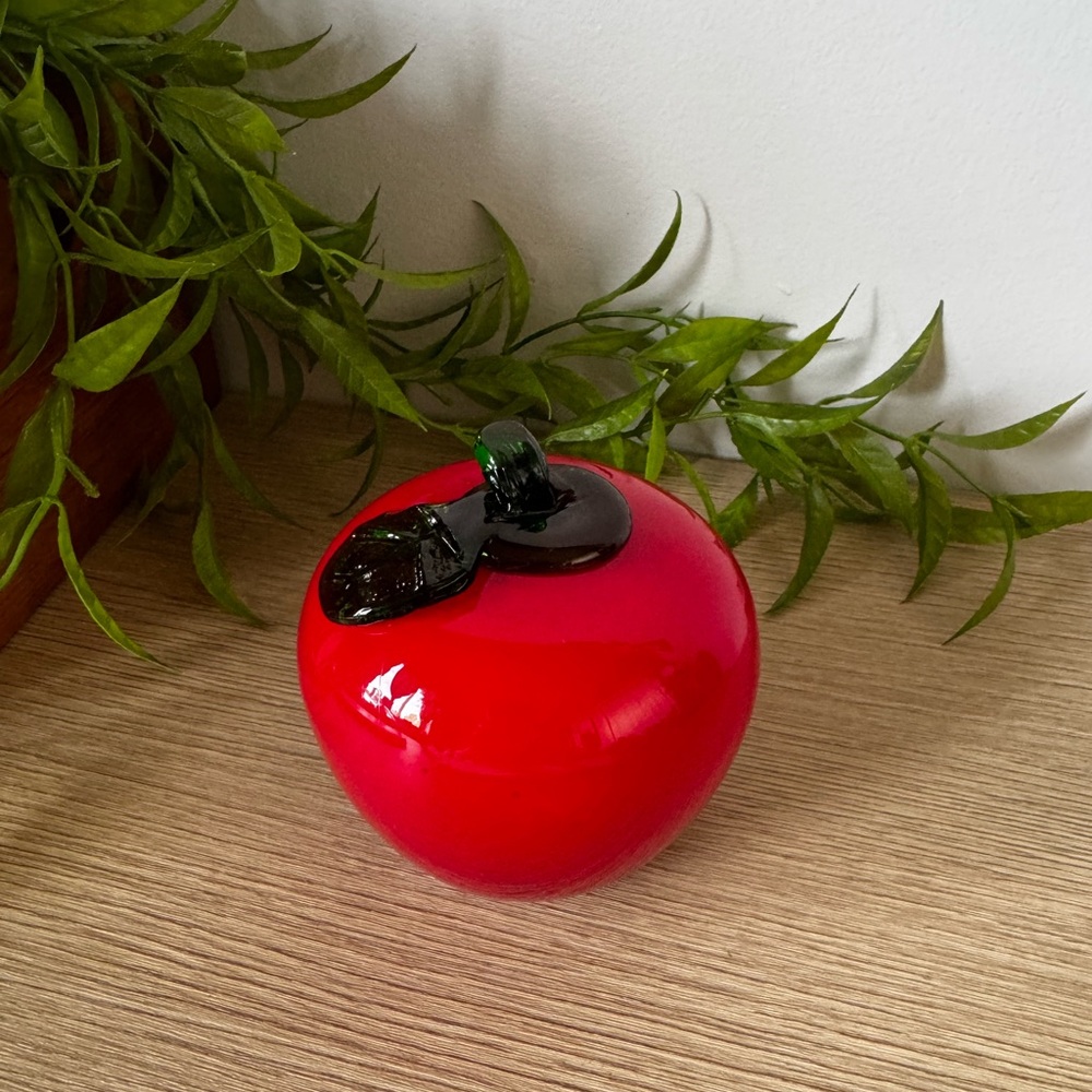 Red Apple Glass Decor